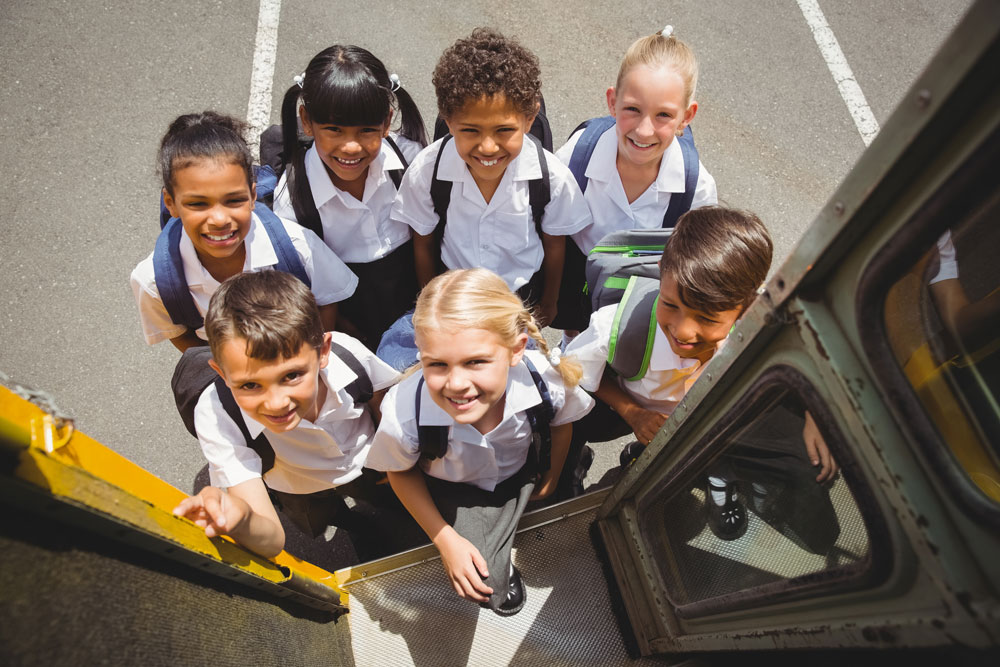 normativa niños en autobús: garantizando la Seguridad de los Niños en el Transporte Escolar
